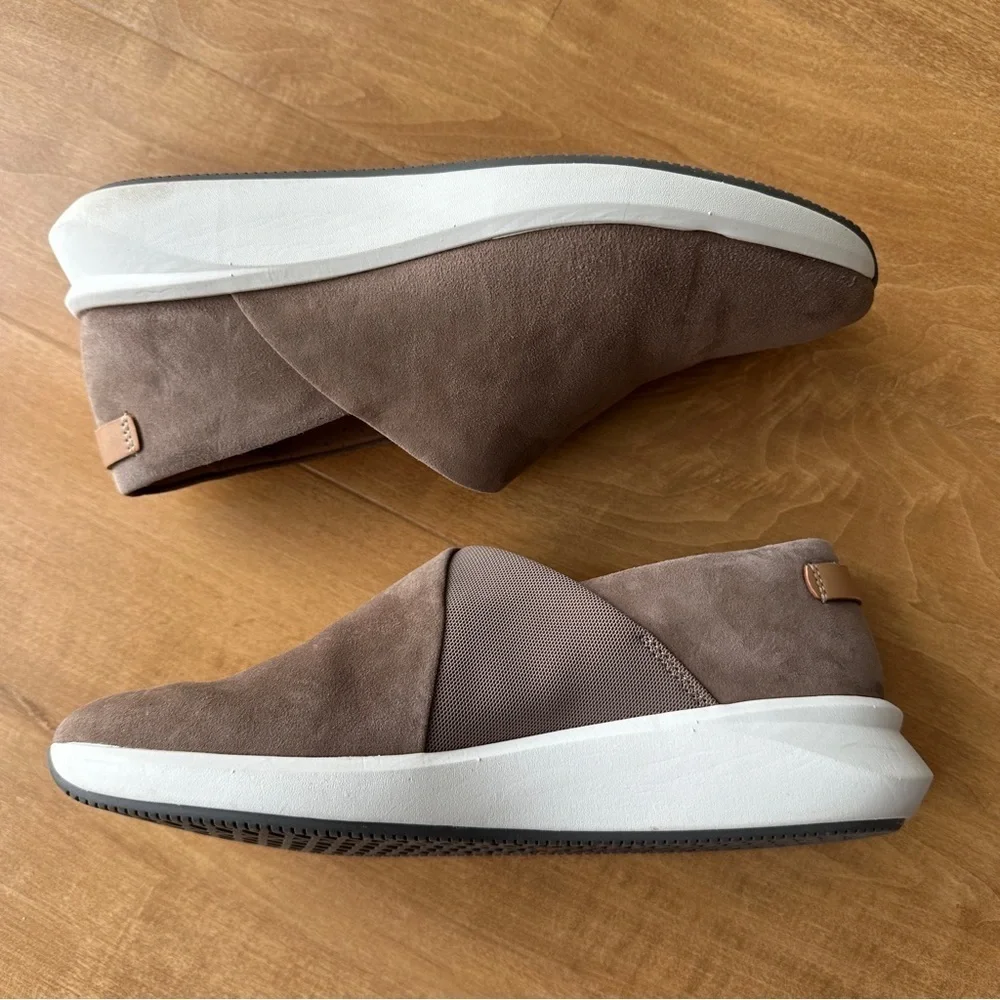Clarks Womens Un Rio Rise Loafer, Pebble Suede, Slip On Sneaker, Size 8.5